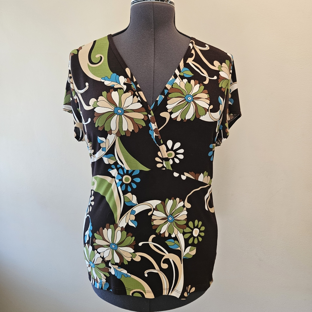 Chic Floral V-Neck Blouse - Black and Green